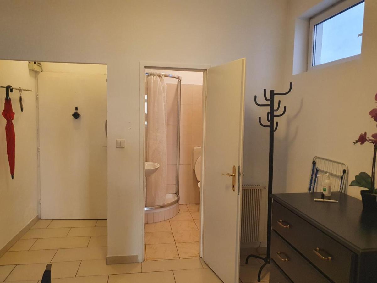 Spacious Apartment Near The Center Wien Eksteriør bilde