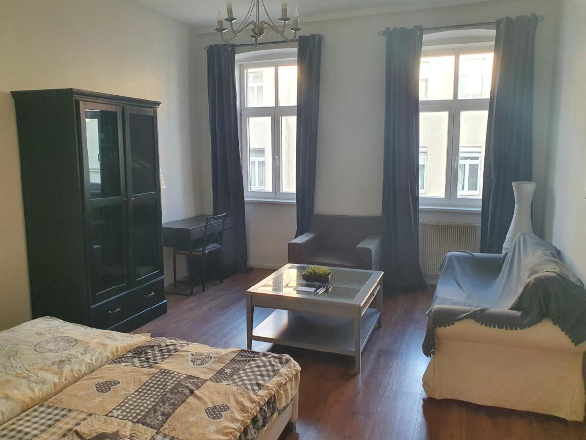 Spacious Apartment Near The Center Wien Eksteriør bilde